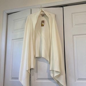 Cremieux cream sweater size Large